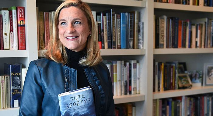 Salt To The Sea Book Review (1)